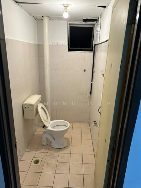 Flat for Sale at Sri Manja Square Petaling Jaya - Edmund Goh - Bathroom - PropertyGuru.com.my
