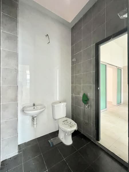 1-storey Terraced House for Sale in Bidor (Perak) - Joel Lee - Bathroom - PropertyGuru.com.my