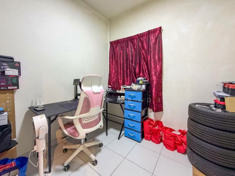 Apartment for Sale at Pangsapuri Seri Utama - Azri Zabidin - Study - PropertyGuru.com.my