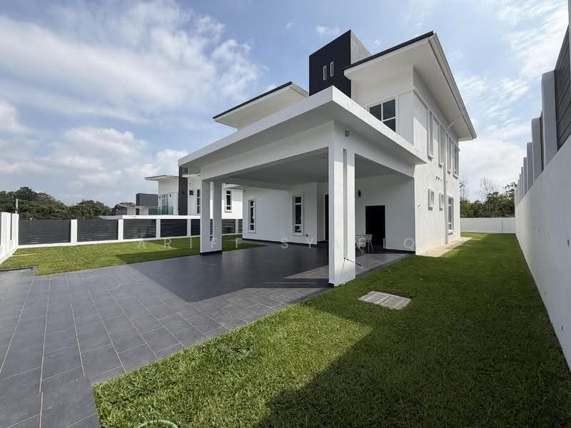 Bungalow House for Sale in Kajang (Selangor) - Ariff Syafiq - Exterior - PropertyGuru.com.my
