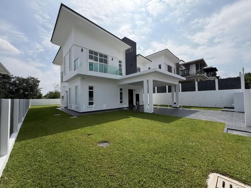 Bungalow House for Sale in Kajang (Selangor) - Ariff Syafiq - Exterior - PropertyGuru.com.my