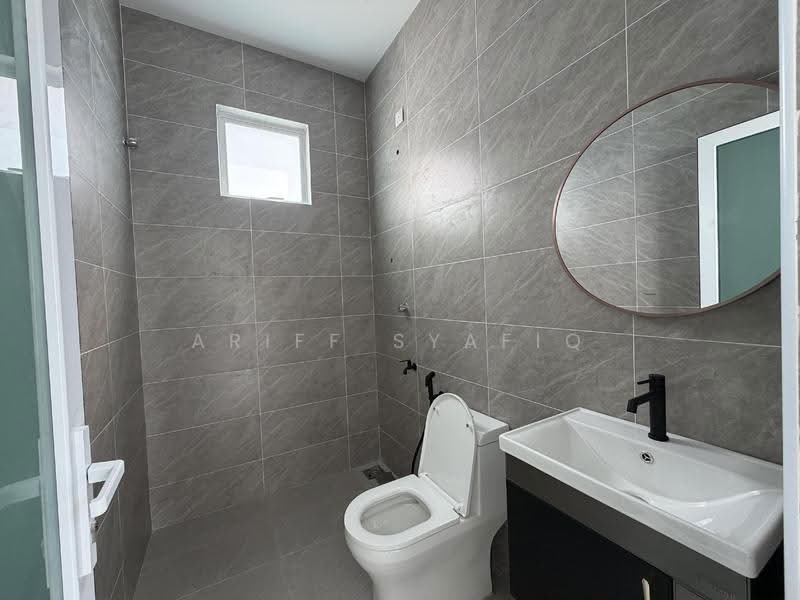 Bungalow House for Sale in Kajang (Selangor) - Ariff Syafiq - Bathroom - PropertyGuru.com.my