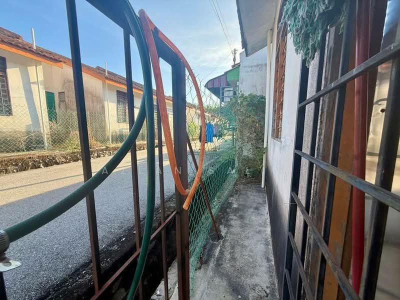 1-storey Terraced House for Sale in Taman Politeknik (Telok Kemang) - Azlan Salim - PropertyGuru.com.my