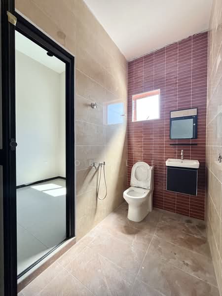 Bungalow for Sale in Temoh (Perak) - Joel Lee - Bathroom - PropertyGuru.com.my