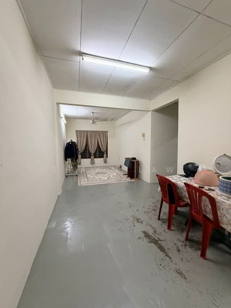 Flat for Sale at Rumah Pangsa Permas Jaya - Shawn Law - Living Room - PropertyGuru.com.my