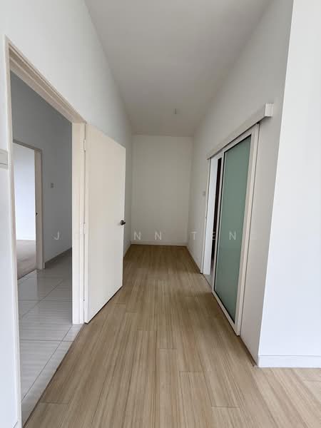 Kondominium untuk Dijual di Damansara Foresta - Joeann Teng - Corridor - PropertyGuru.com.my