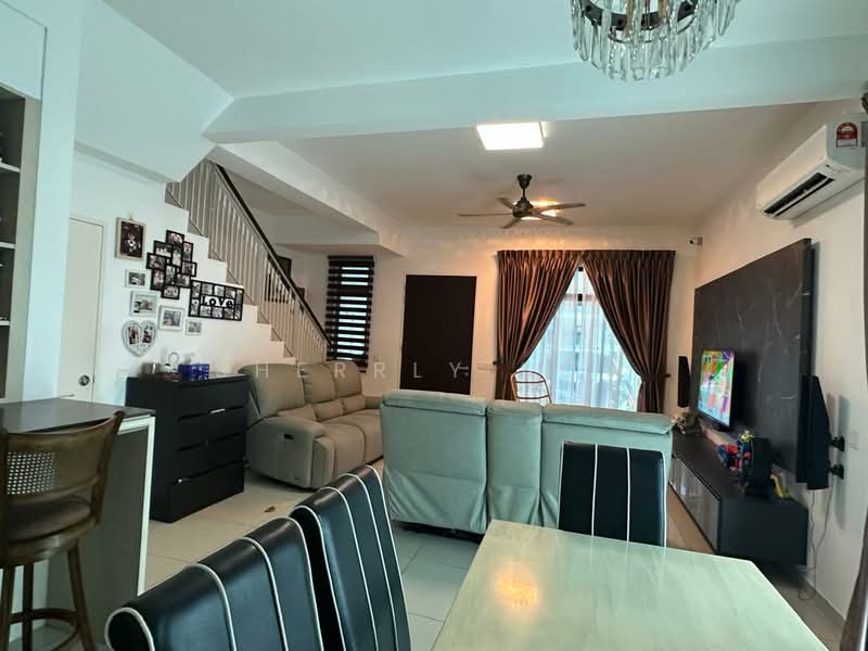 Rumah Teres 2-Tingkat untuk Dijual di Setia Eco Village (Gelang Patah) - Sherrly Sow - Living Room - PropertyGuru.com.my