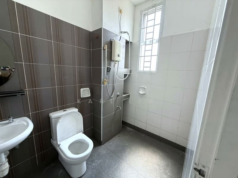 2-storey Terraced House for Sale in Setia Eco Village (Gelang Patah) - Karl Lim - Bathroom - PropertyGuru.com.my