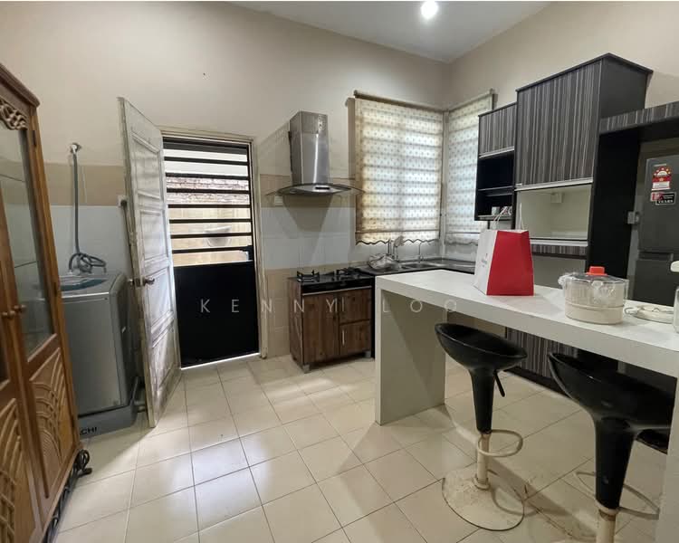 Semi-Detached House for Sale in Taman Astana Permai (Kuantan) - Kenny Loo - Kitchen - PropertyGuru.com.my