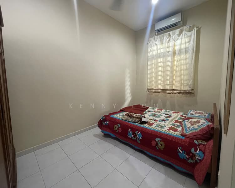 Semi-Detached House for Sale in Taman Astana Permai (Kuantan) - Kenny Loo - Bedroom - PropertyGuru.com.my