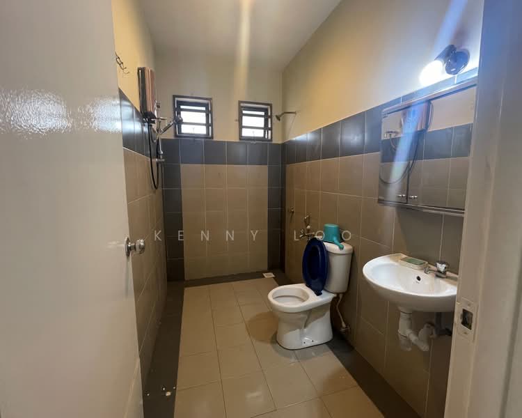 Semi-Detached House for Sale in Taman Astana Permai (Kuantan) - Kenny Loo - Bathroom - PropertyGuru.com.my