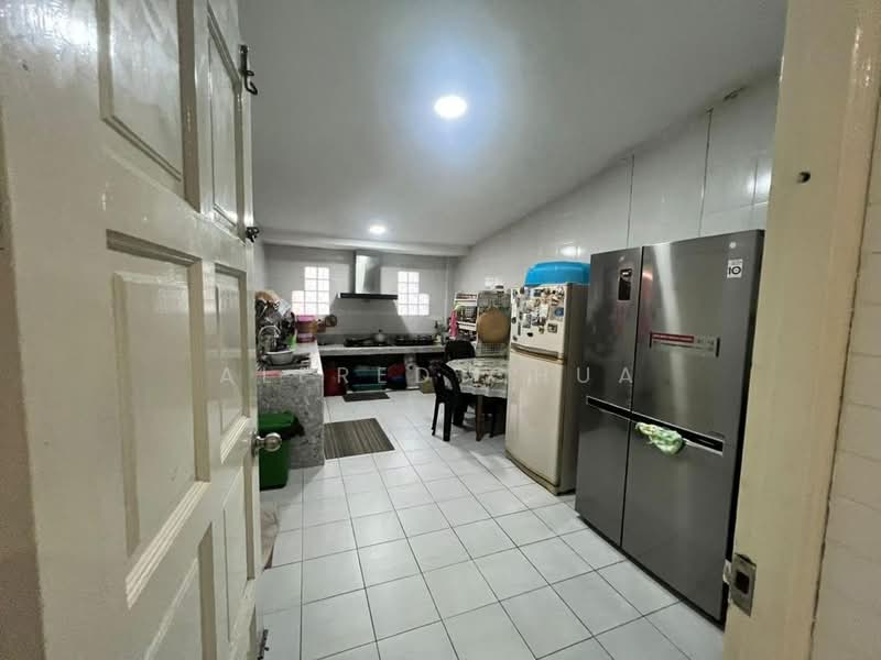Semi-Detached House for Sale in Taman Riveria (Samarahan) - Alfred Chua - Kitchen - PropertyGuru.com.my