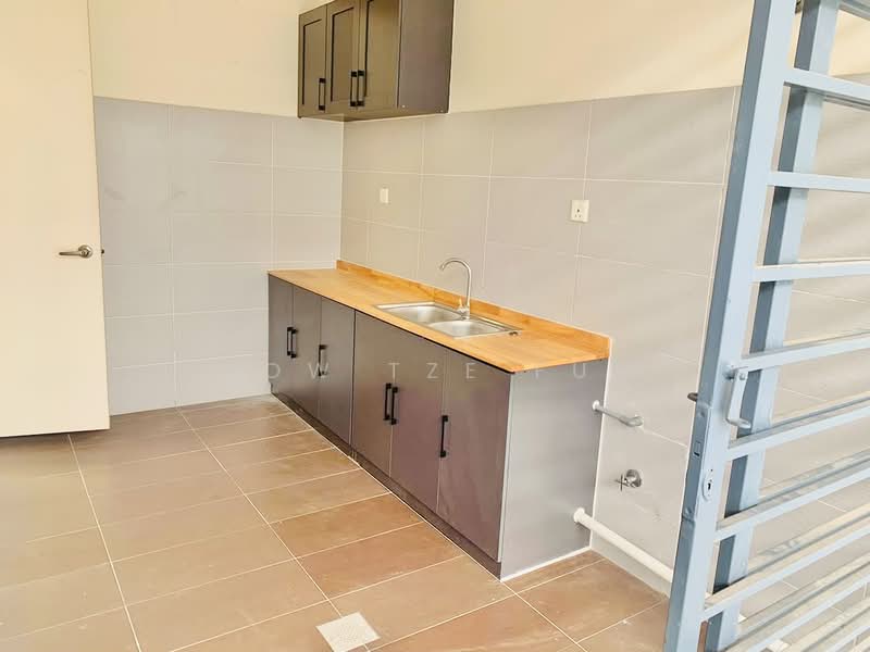 Rumah Teres 2.5 Tingkat untuk Disewa di Taman Nusaputra Timur (Puchong) - Kow Tze Fui - Kitchen - PropertyGuru.com.my
