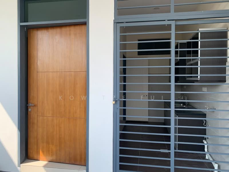Rumah Teres 2.5 Tingkat untuk Disewa di Taman Nusaputra Timur (Puchong) - Kow Tze Fui - Entrance - PropertyGuru.com.my