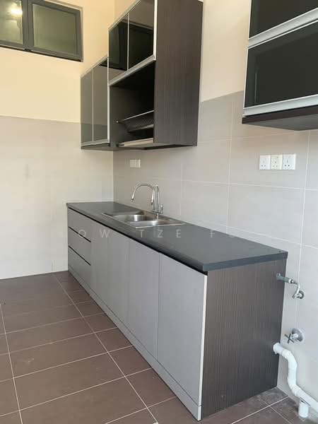 Rumah Teres 2.5 Tingkat untuk Disewa di Taman Nusaputra Timur (Puchong) - Kow Tze Fui - Kitchen - PropertyGuru.com.my