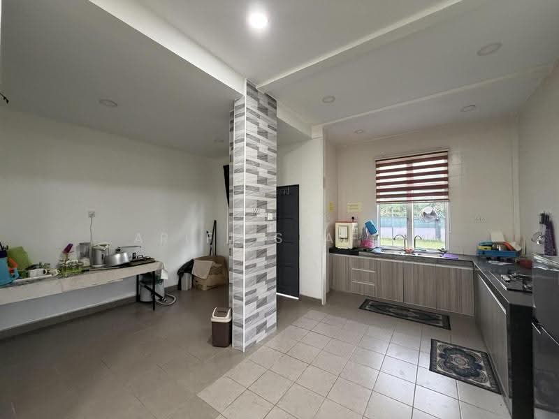 Bungalow House for Sale in Bandar Baru Salak Tinggi (Sepang) - Ariff Syafiq - Kitchen - PropertyGuru.com.my