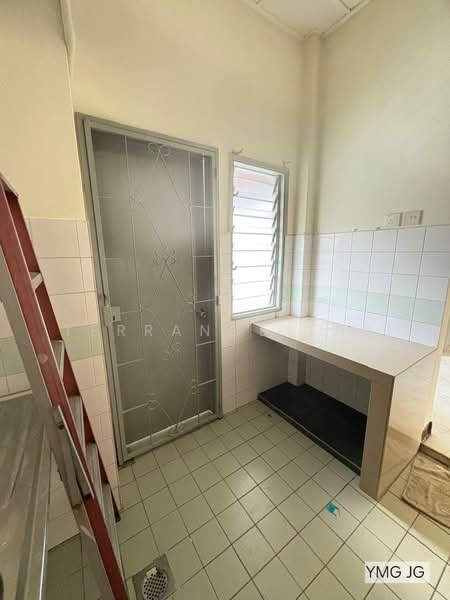 Pangsapuri untuk Dijual di Pelangi Court - Terrance Tan - Kitchen - PropertyGuru.com.my