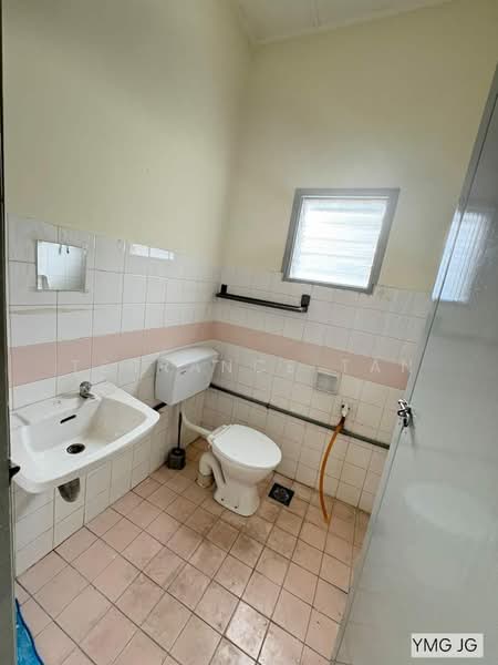Pangsapuri untuk Dijual di Pelangi Court - Terrance Tan - Bathroom - PropertyGuru.com.my