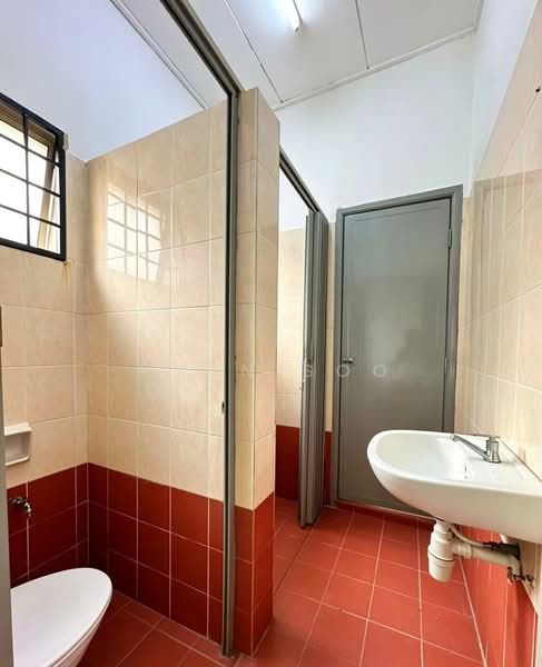 2-storey Terraced House for Sale in Taman Kelana Idaman (Ara Damansara) - Ryan Soo - Bathroom - PropertyGuru.com.my