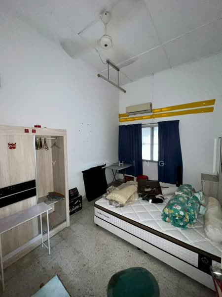 Rumah Teres 1 Tingkat untuk Dijual di Kepong Baru (Kepong) - Yen Ching - Bedroom - PropertyGuru.com.my