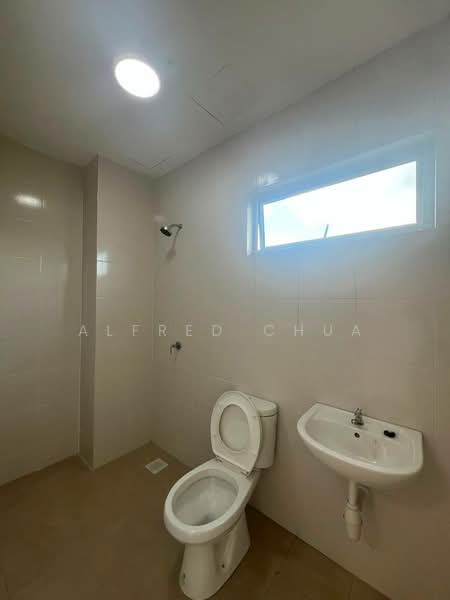 Rumah Bandar untuk Dijual di Batu Kawa (Kuching) - Alfred Chua - Bathroom - PropertyGuru.com.my
