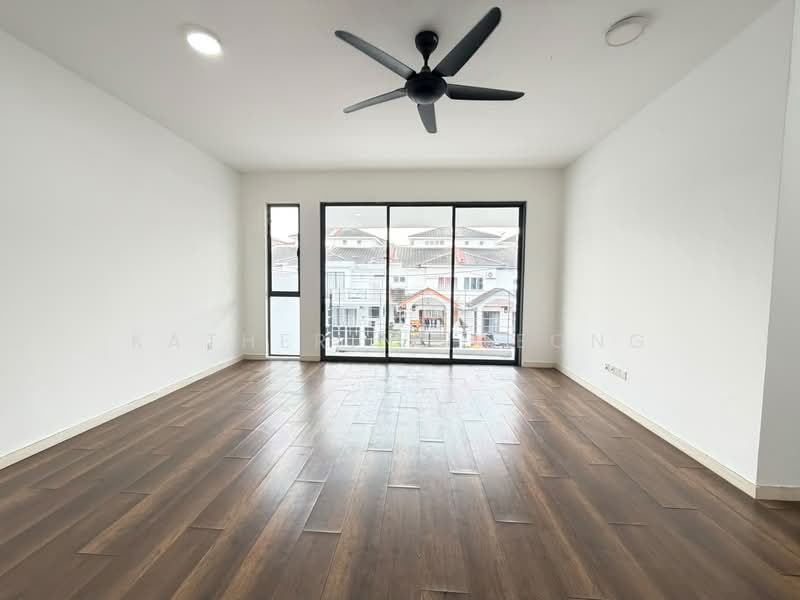 2-storey Terraced House for Sale in Rawang (Selangor) - Katherine Leong - Living Room - PropertyGuru.com.my