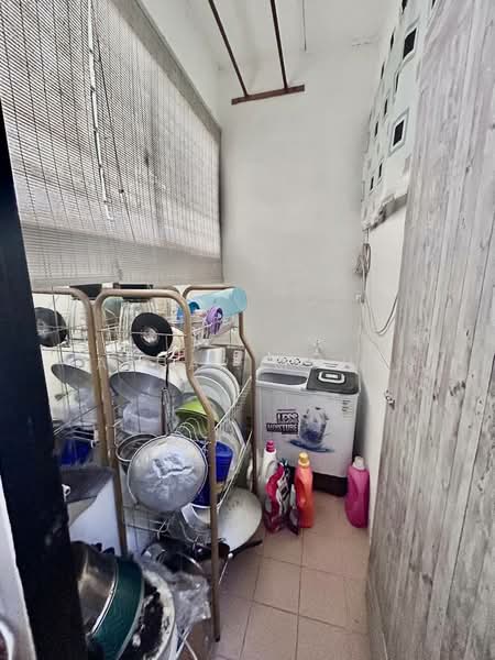 Apartment for Sale at Pangsapuri Seri Tanjung - Azhar Mohd - Balcony - PropertyGuru.com.my