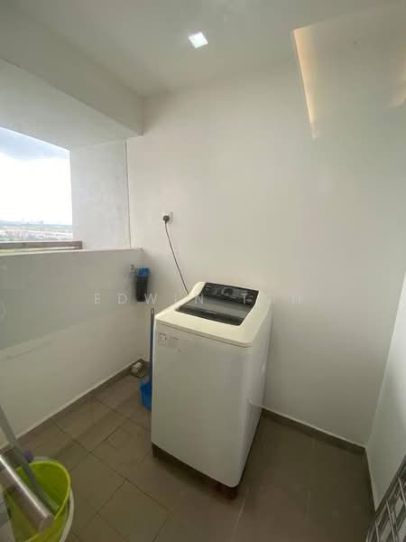 Kondominium untuk Disewa di The WaterEdge (Pinggiran Air) - Edwin Toh - Balcony - PropertyGuru.com.my