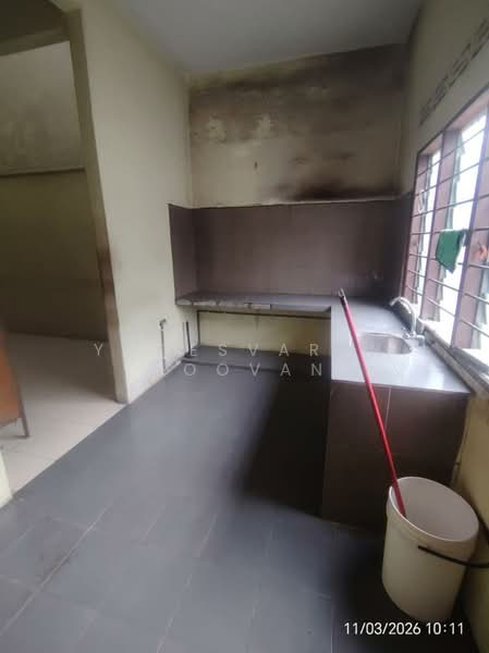2-storey Terraced House for Sale in Bandar Baru Klang (Klang) - Yogesvaran Poovan - Kitchen - PropertyGuru.com.my
