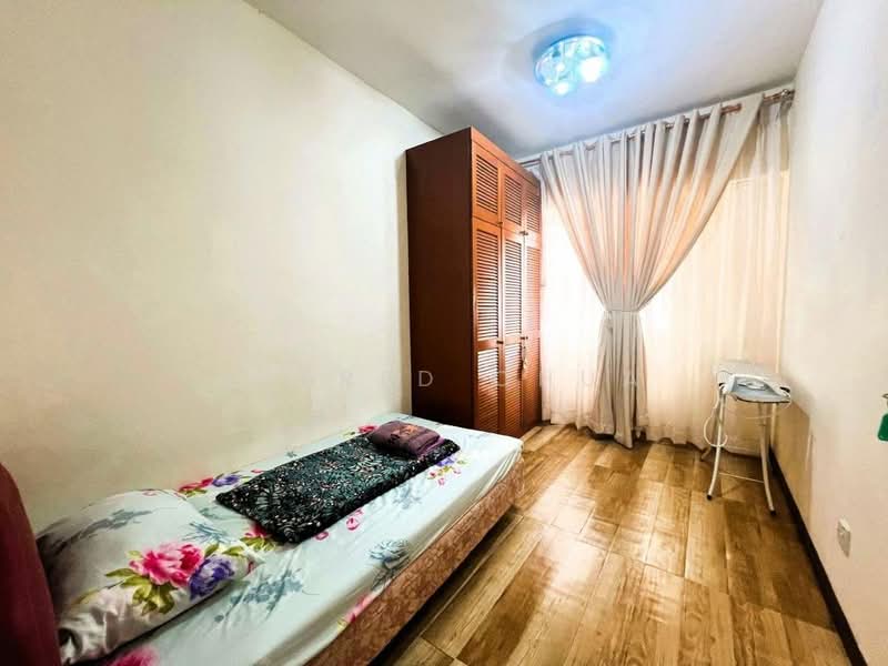 Kondominium untuk Dijual di Kasuma Resort - Alfred Chua - Bedroom - PropertyGuru.com.my