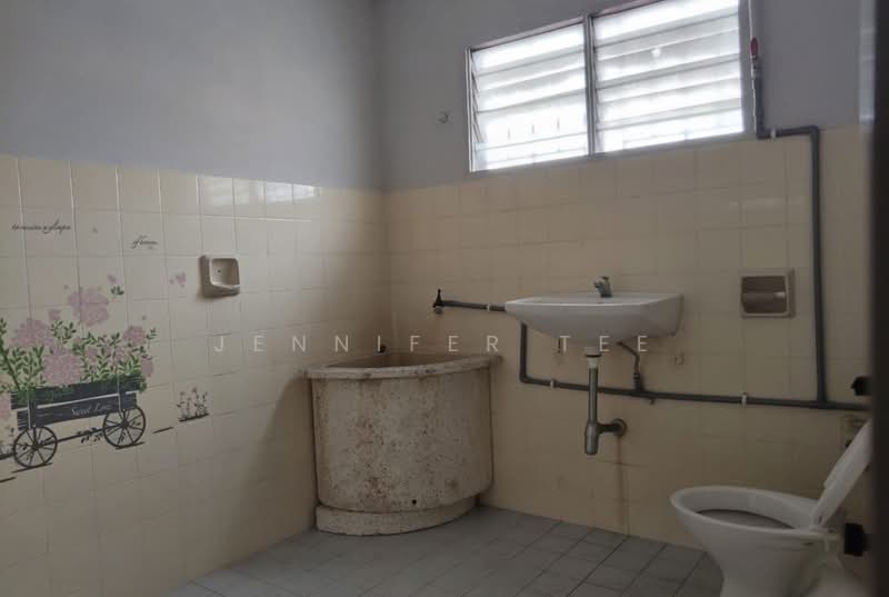 Rumah Teres untuk Dijual di Batu Caves (Selangor) - Jennifer Tee - Bathroom - PropertyGuru.com.my