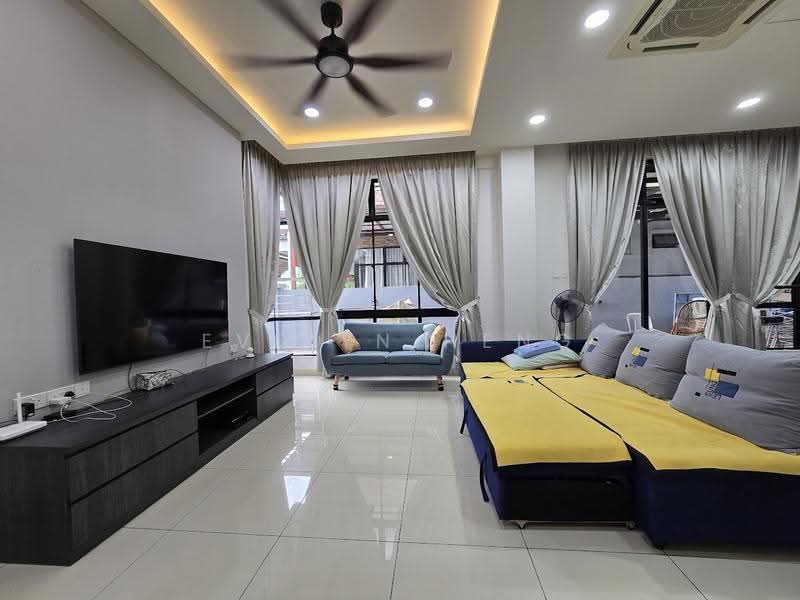 Semi-Detached House for Sale in Bandar Cemerlang (Ulu Tiram) - Evelyn Heng - Living Room - PropertyGuru.com.my
