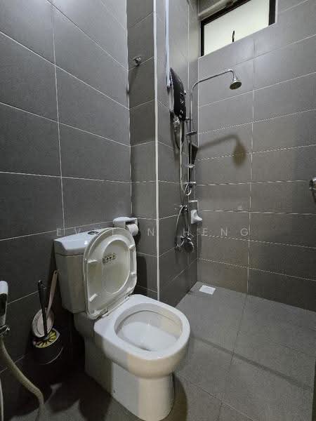 Semi-Detached House for Sale in Bandar Cemerlang (Ulu Tiram) - Evelyn Heng - Bathroom - PropertyGuru.com.my