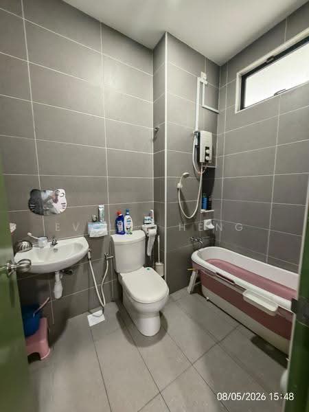 Semi-Detached House for Sale in Bandar Cemerlang (Ulu Tiram) - Evelyn Heng - Bathroom - PropertyGuru.com.my