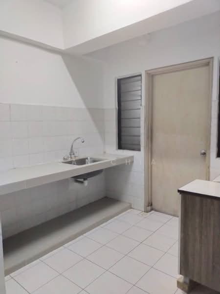 Kondominium untuk Dijual di Vista Millennium Condominium - San Chia - Kitchen - PropertyGuru.com.my