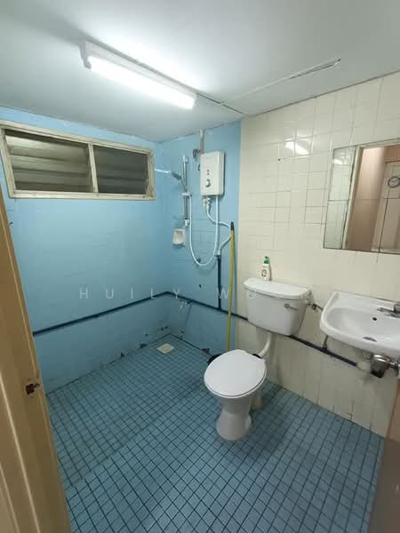 Pangsapuri untuk Dijual di Apartment Bukit Saujana - Huily Woon - Bathroom - PropertyGuru.com.my