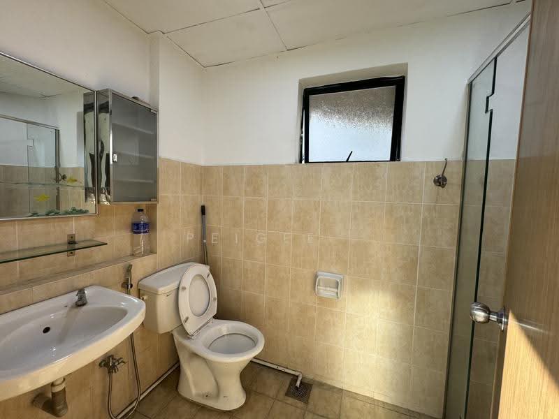 Condominium for Rent at Changkat View - PeiGee . - Bathroom - PropertyGuru.com.my