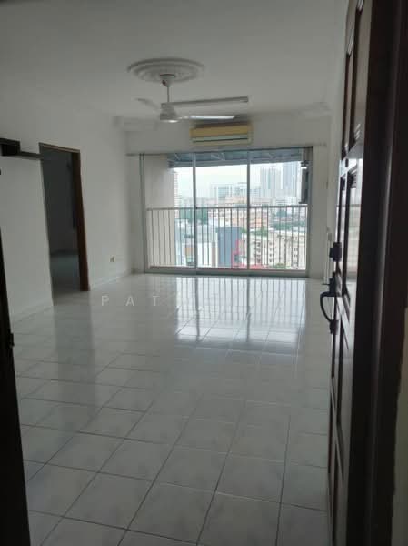 Pangsapuri untuk Dijual di Kota Emas - Patrick . - Living Room - PropertyGuru.com.my