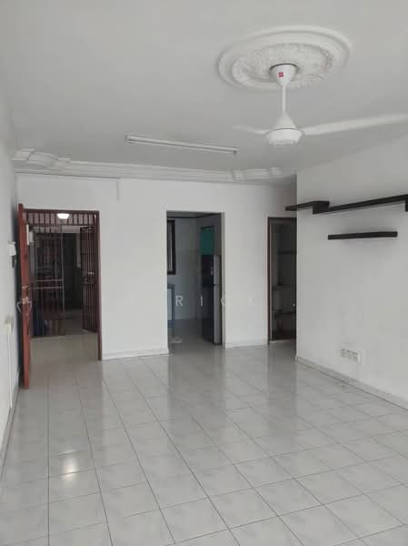 Pangsapuri untuk Dijual di Kota Emas - Patrick . - Living Room - PropertyGuru.com.my
