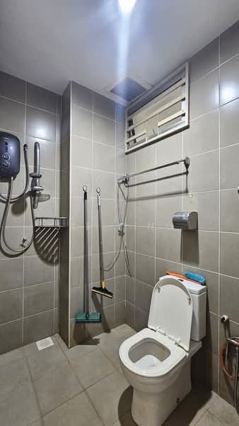 Kondominium untuk Dijual di Carissa Park Condominium - Jie Ying - Bathroom - PropertyGuru.com.my
