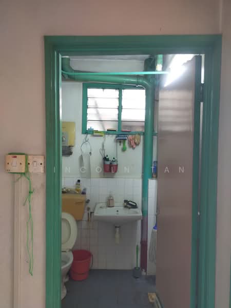 Flat for Sale at Happy Garden Flat - Lincoln Tan - Bathroom - PropertyGuru.com.my