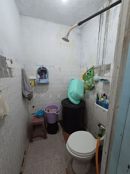 Pangsapuri untuk Dijual di Keramat Permai - Azhar Mohd - Bathroom - PropertyGuru.com.my