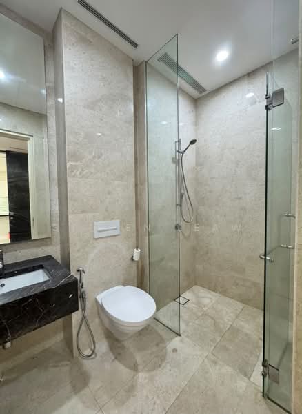 Servis Apartment untuk Disewa di Banyan Tree Signatures - Steven Leaw - Master Bathroom - PropertyGuru.com.my