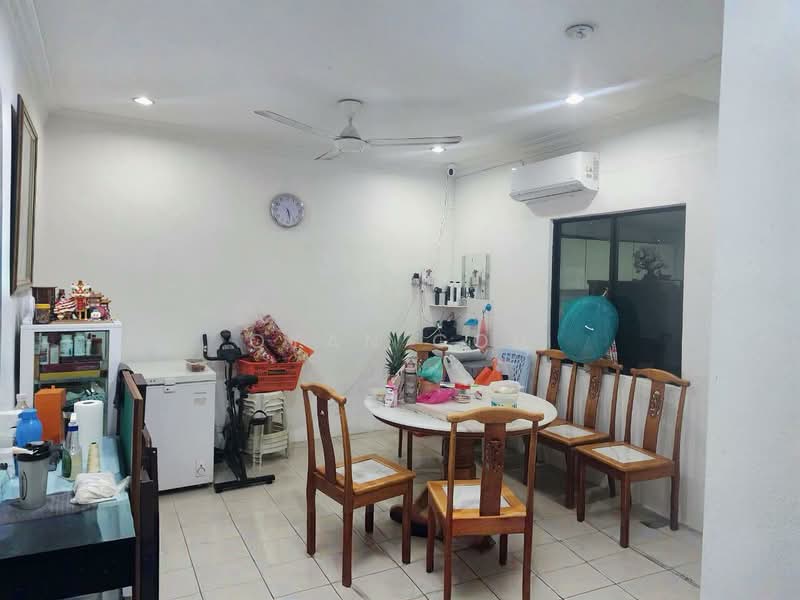 2-storey Terraced House for Sale in Island Glades (Jelutong) - Qyan Goh - Dining Room - PropertyGuru.com.my