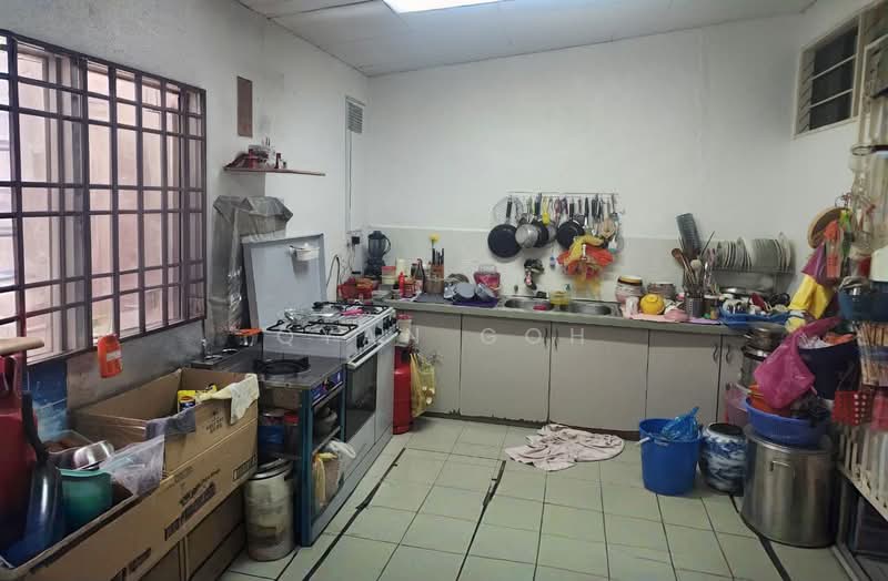 2-storey Terraced House for Sale in Island Glades (Jelutong) - Qyan Goh - Kitchen - PropertyGuru.com.my