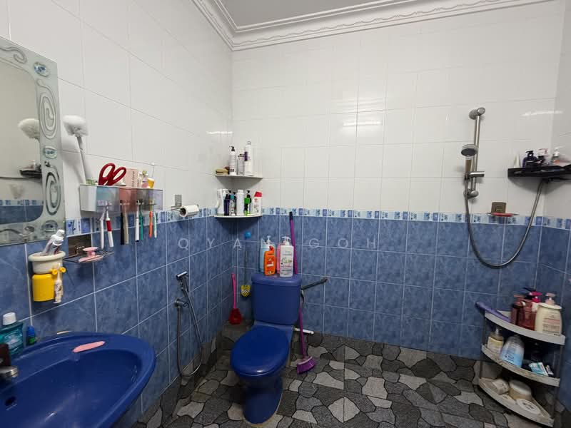 Rumah Teres 2-Tingkat untuk Dijual di Island Glades (Jelutong) - Qyan Goh - Bathroom - PropertyGuru.com.my