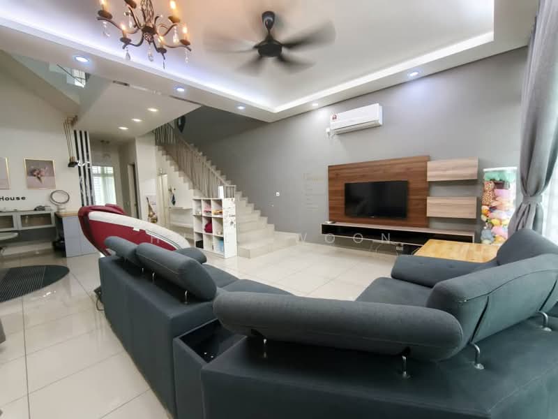 3-storey Terraced House for Sale in Taman Mount Austin (Tebrau) - Huily Woon - Living Room - PropertyGuru.com.my