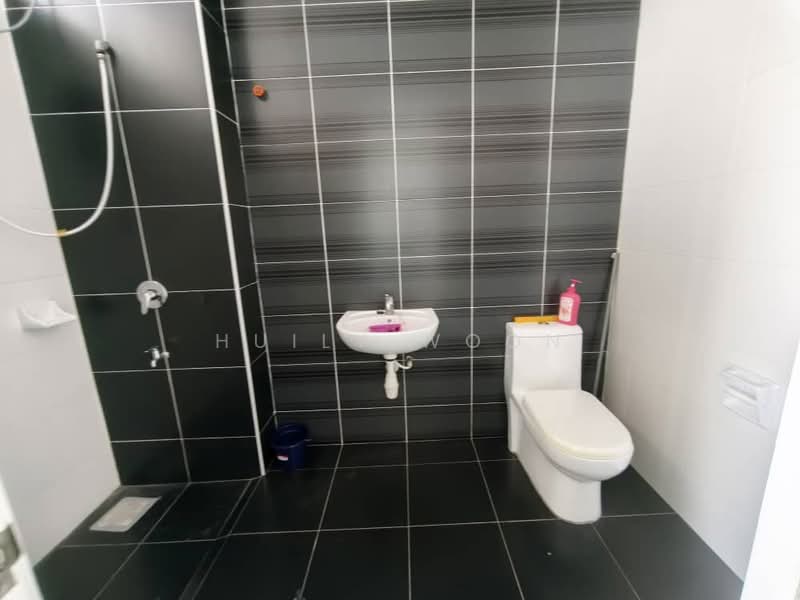 3-storey Terraced House for Sale in Taman Mount Austin (Tebrau) - Huily Woon - Bathroom - PropertyGuru.com.my