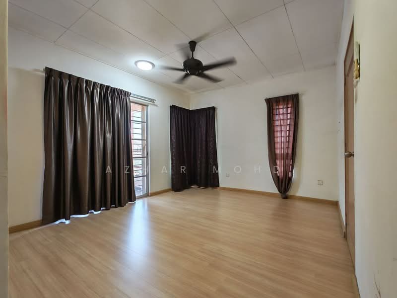 Terraced House for Sale in Sungai Buloh (Selangor) - Azhar Mohd - Living Room - PropertyGuru.com.my