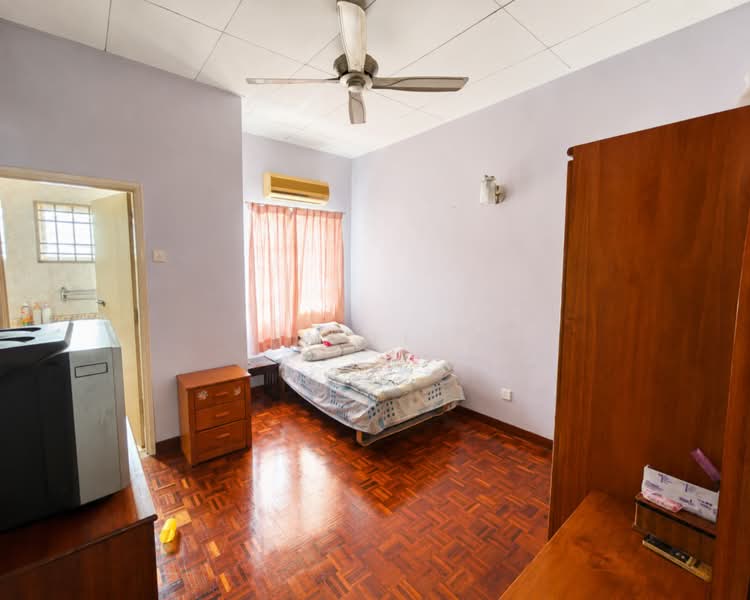 2-storey Terraced House for Rent in Kota Kemuning (Shah Alam) - Jim Ling - Bedroom - PropertyGuru.com.my